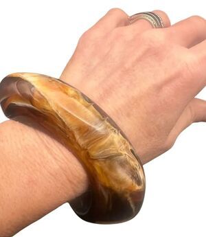 Vintage Marbled Lucite Brown Cream Bangle Bracelet tortoise shell amber